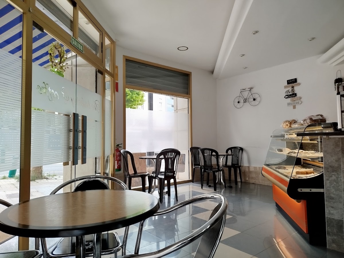 The bakery and coffee - Foto 4