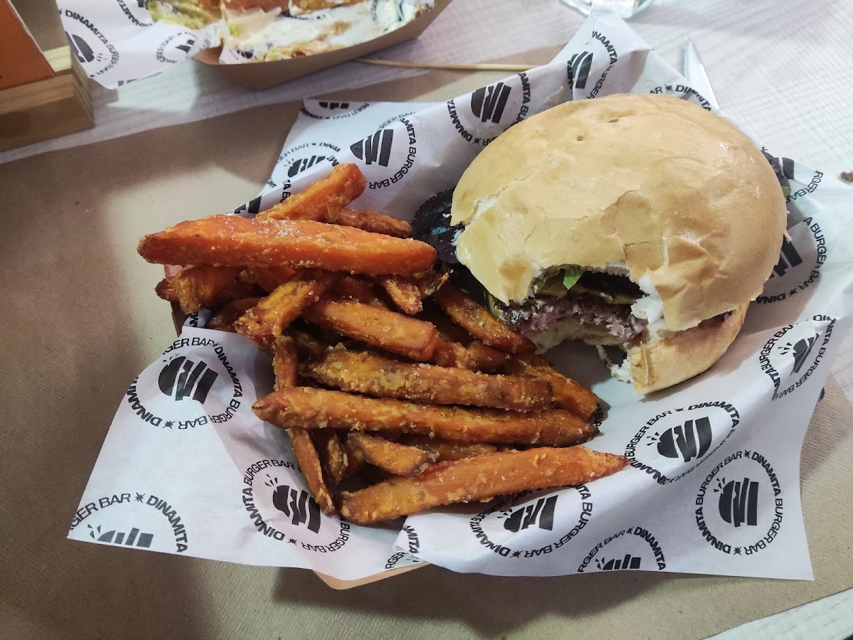 Dinamita Burger Bar - Foto 4