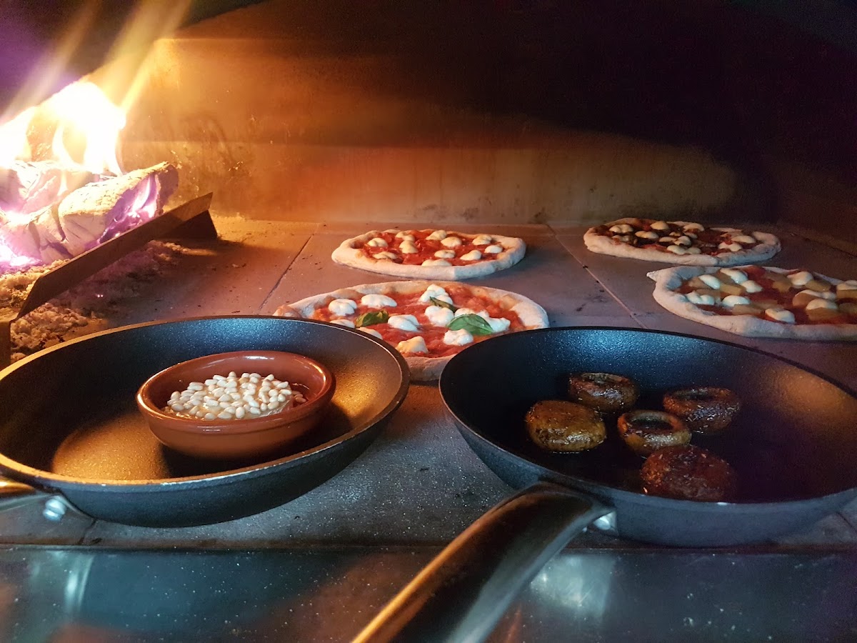 The Claddagh Wood Fired Pizzeria - Foto 5