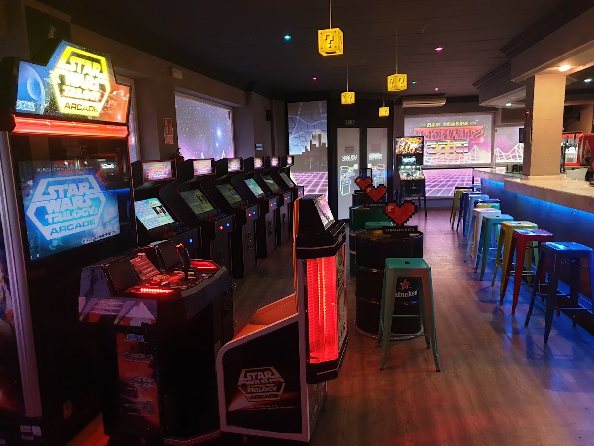STRANGER BITS -ARCADE BAR-. - Foto 1