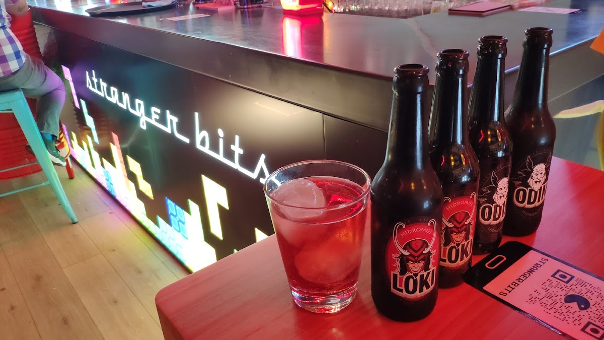 STRANGER BITS -ARCADE BAR-. - Foto 4