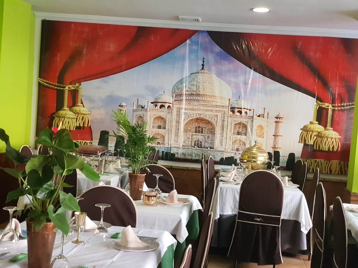 Royal Tandoori Indian Restaurant