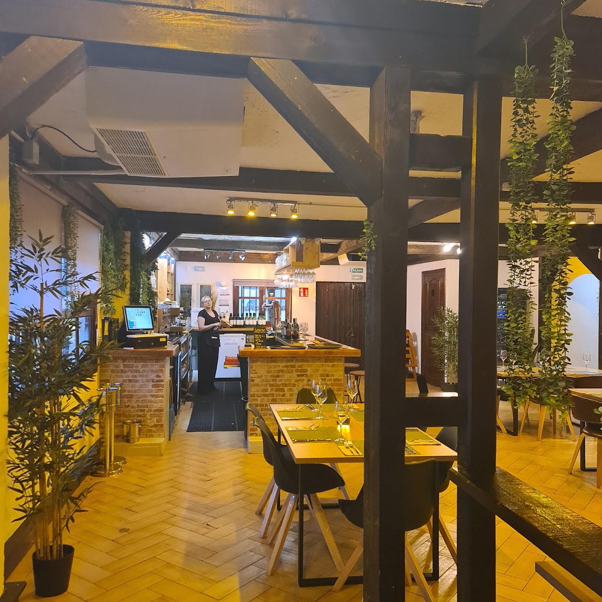 ALBERTO’S GRILL HOUSE - Foto 5