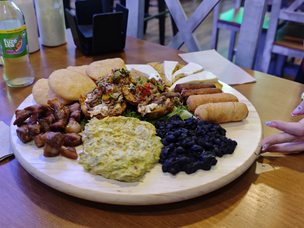 Yanomami Restobar - Foto 3