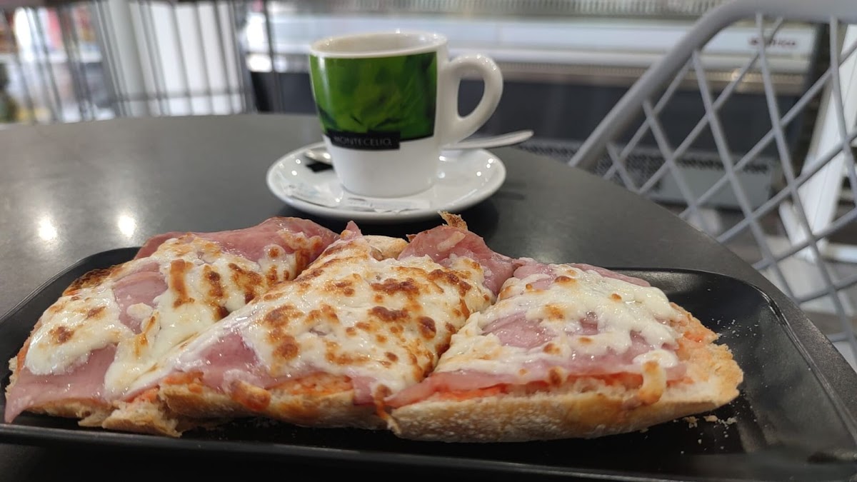 Cafetería y Bocatería L' Ana - Foto 5