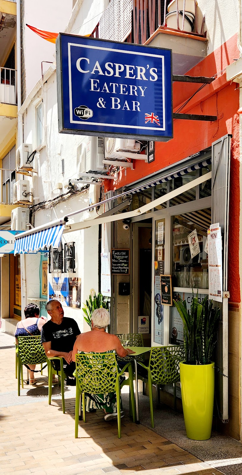 Caspers Eatery & Bar