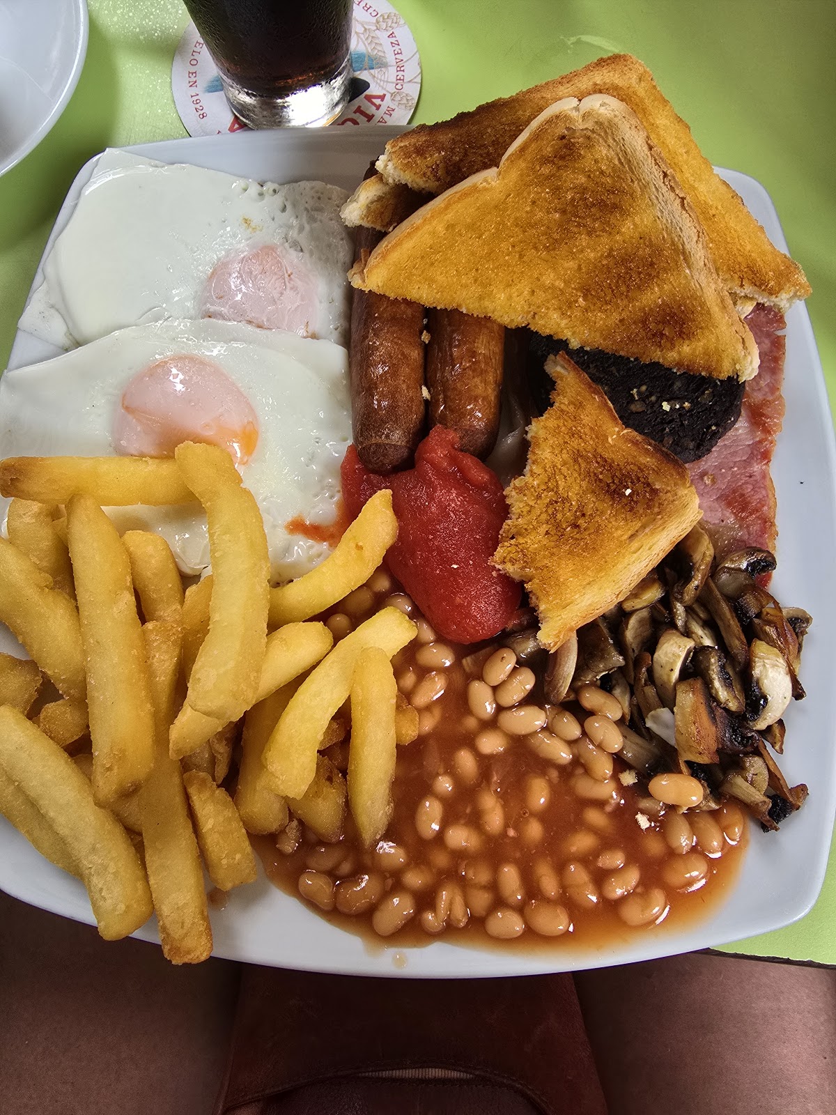 Caspers Eatery & Bar - Foto 3