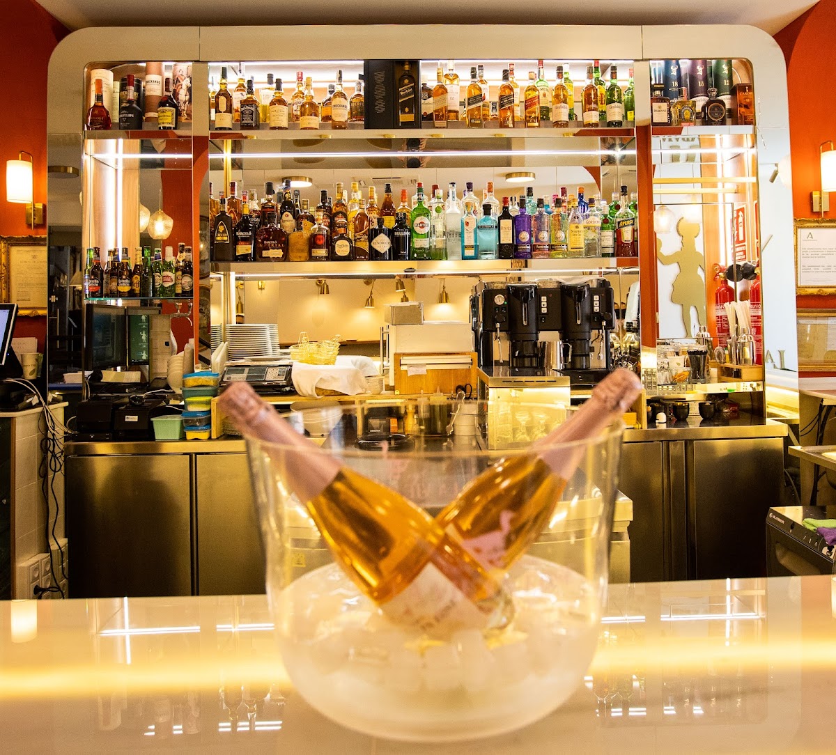 La Embajada de Sevilla - Foto 4