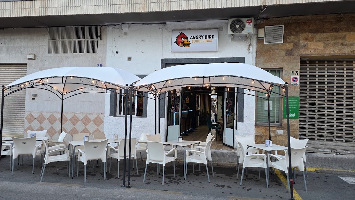 ANGRY BIRD BURGER BAR