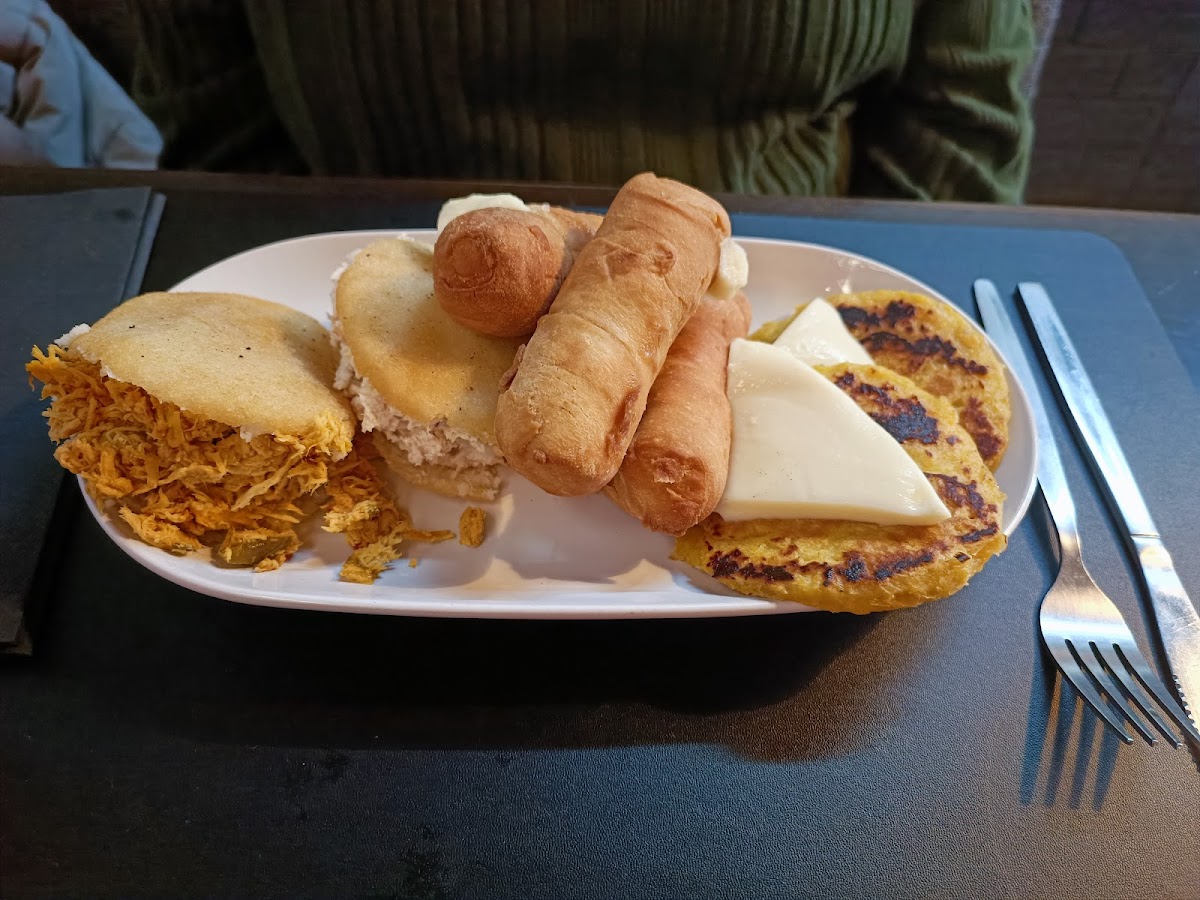 Alusse's Restaurante -Comida Venezolana y fusion Internacional - Foto 4