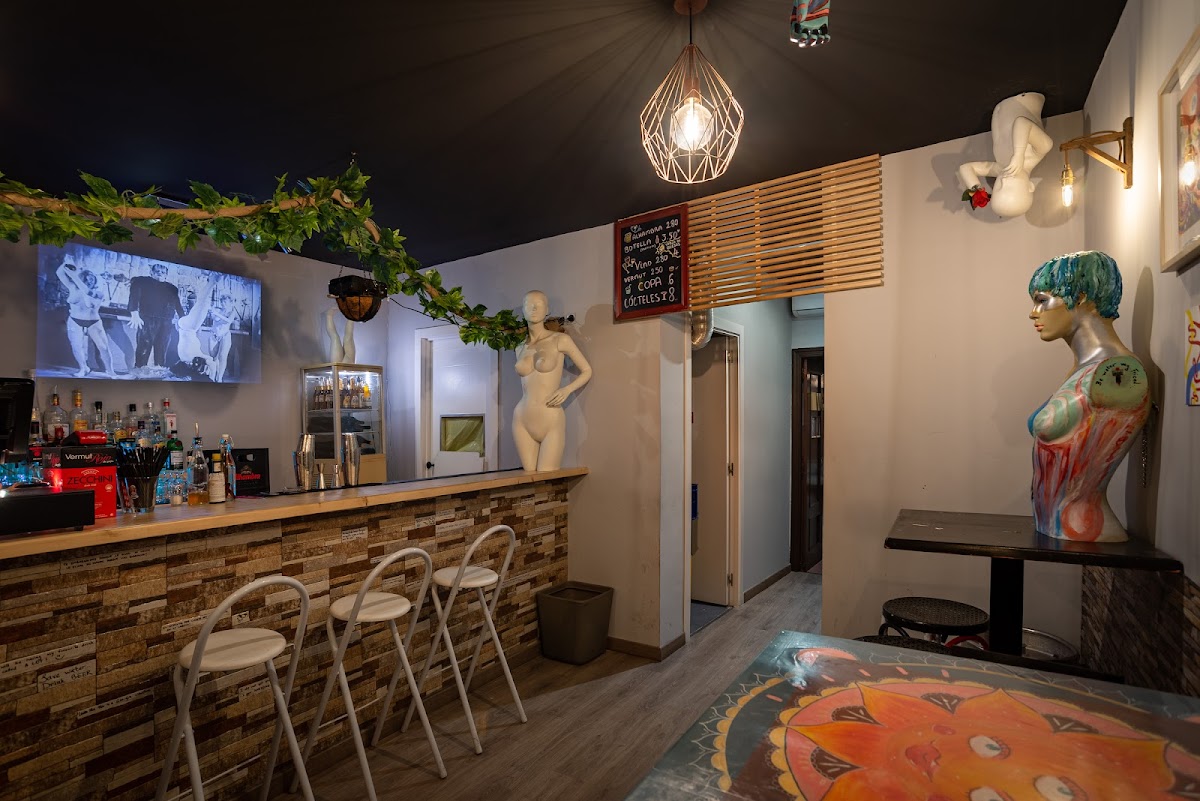 Maniquí Bar - Foto 1