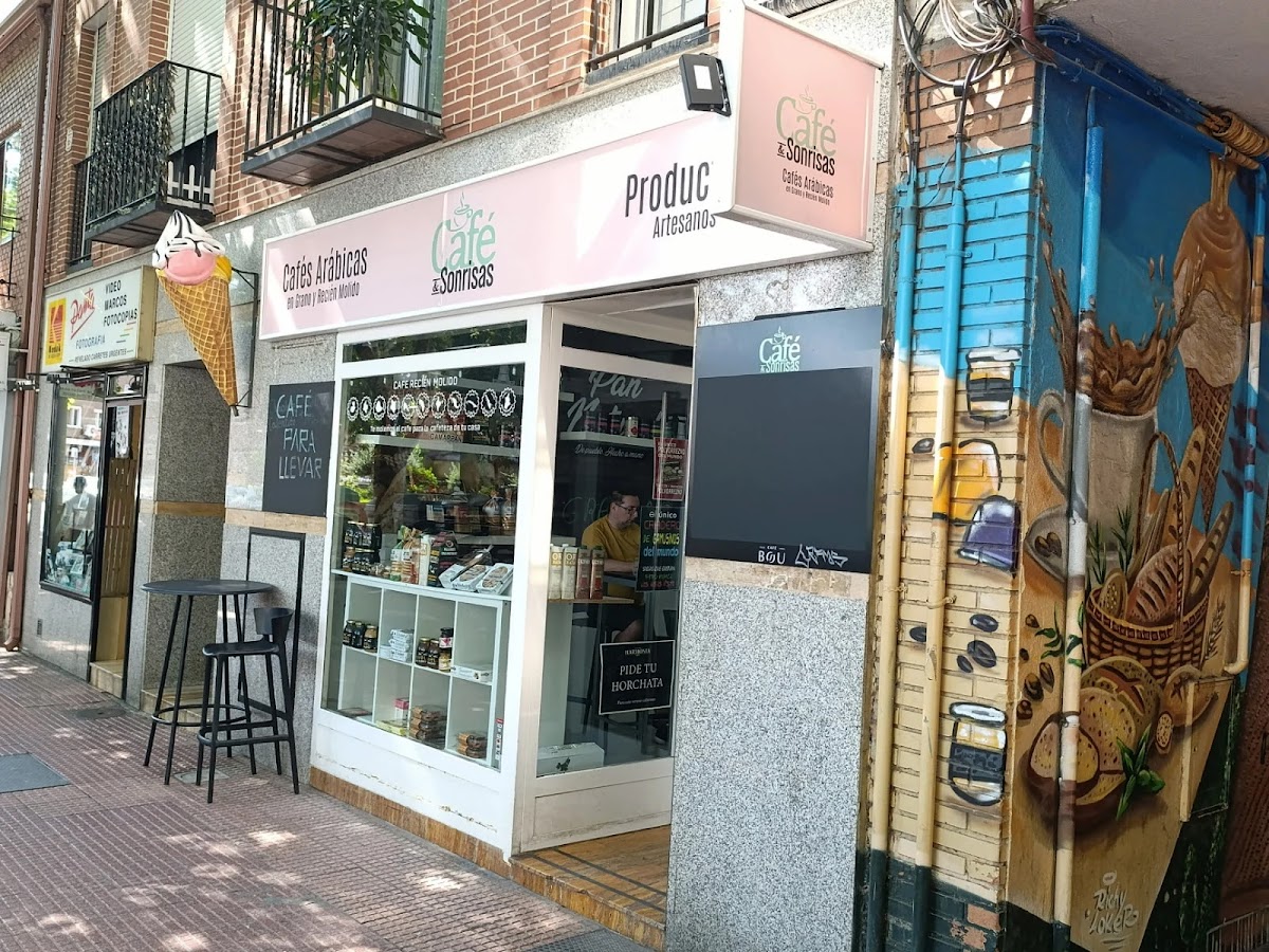 CAFÉ Y SONRISAS – Tienda de café artesanal en Alcalá - Foto 1