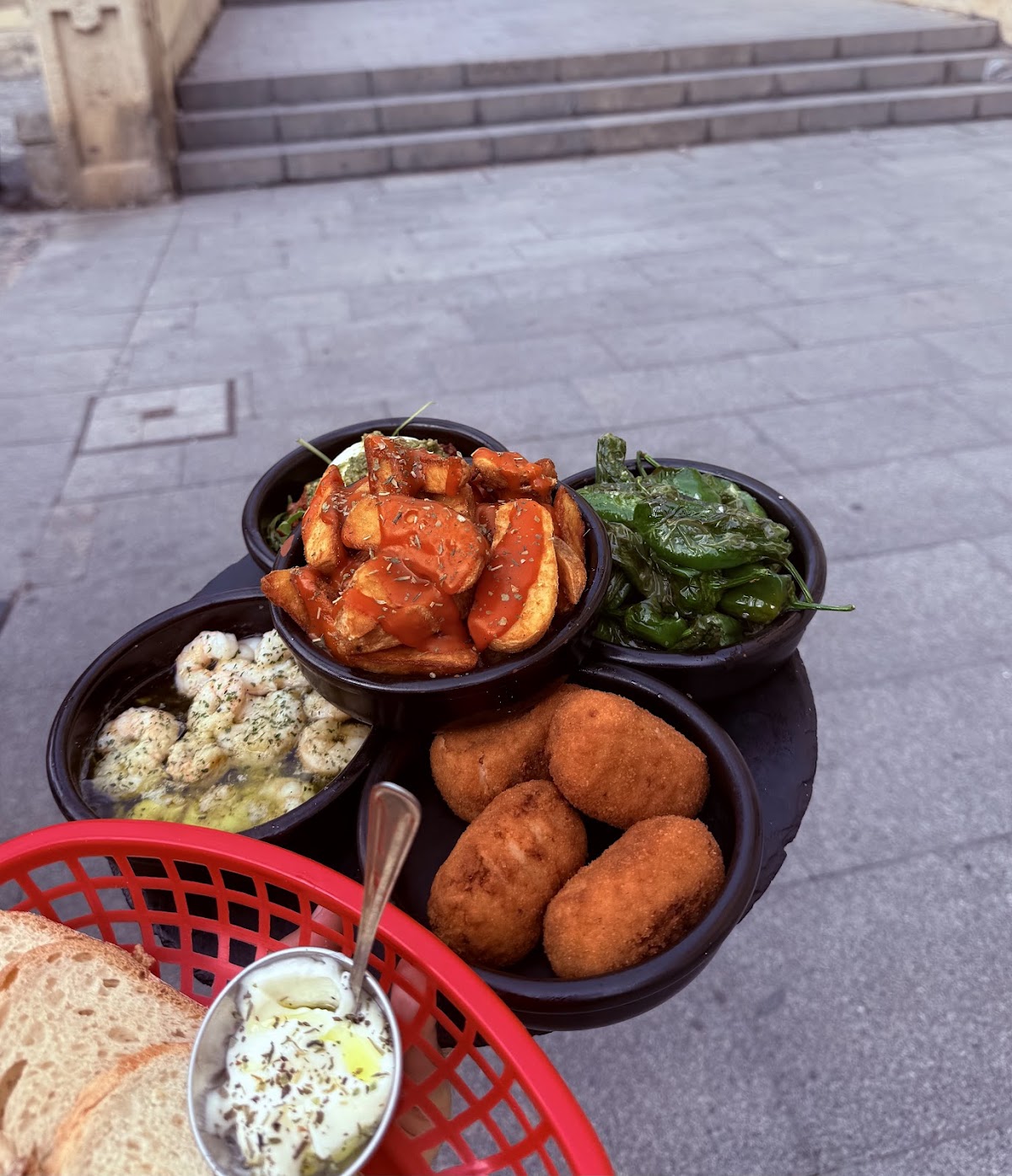 Bar Tapas LA FABRICA Alicante - Foto 4