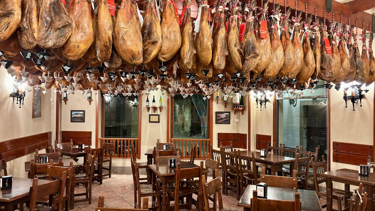 Jamonería La Leonesa - Foto 1