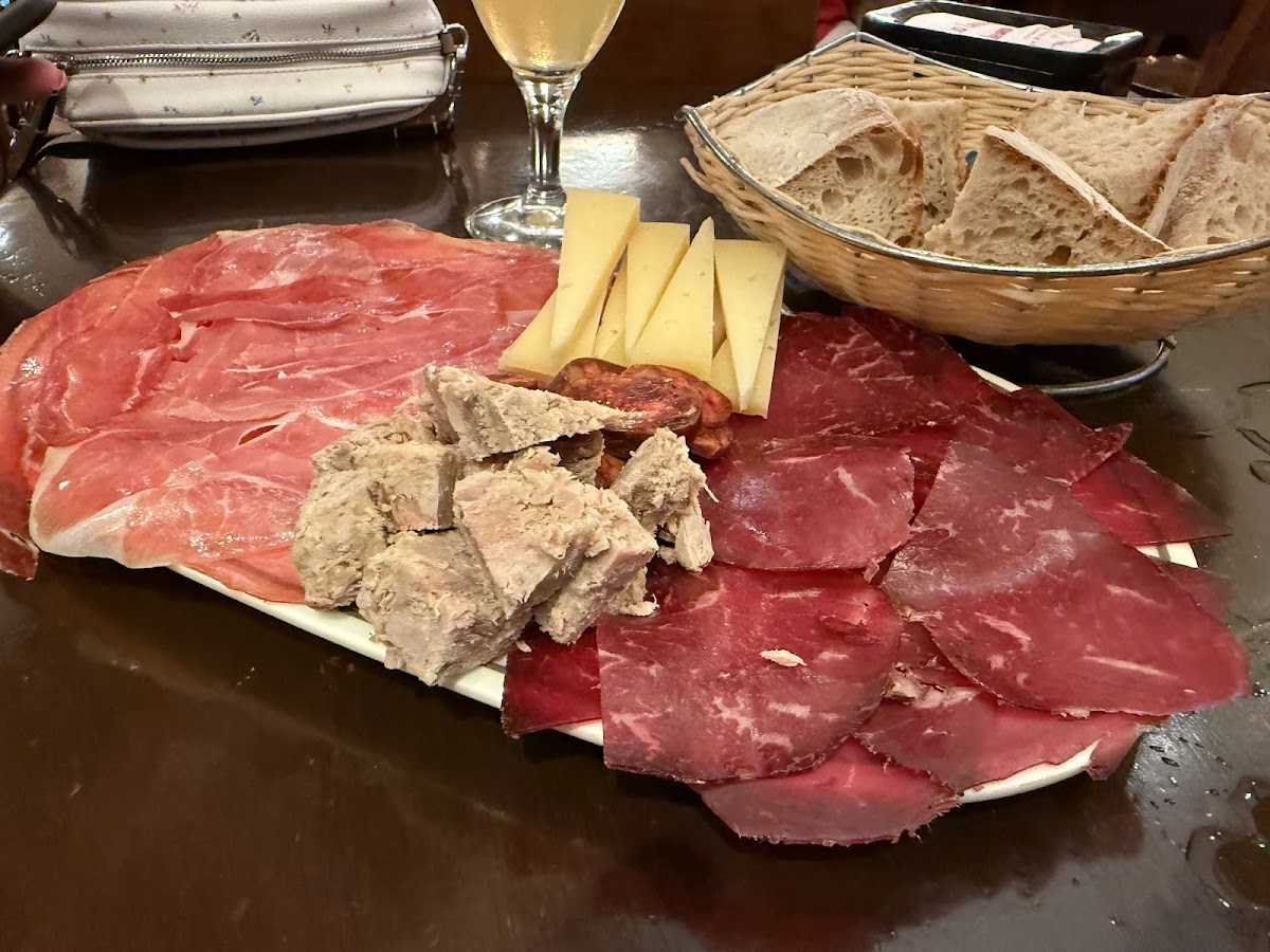 Jamonería La Leonesa - Foto 2