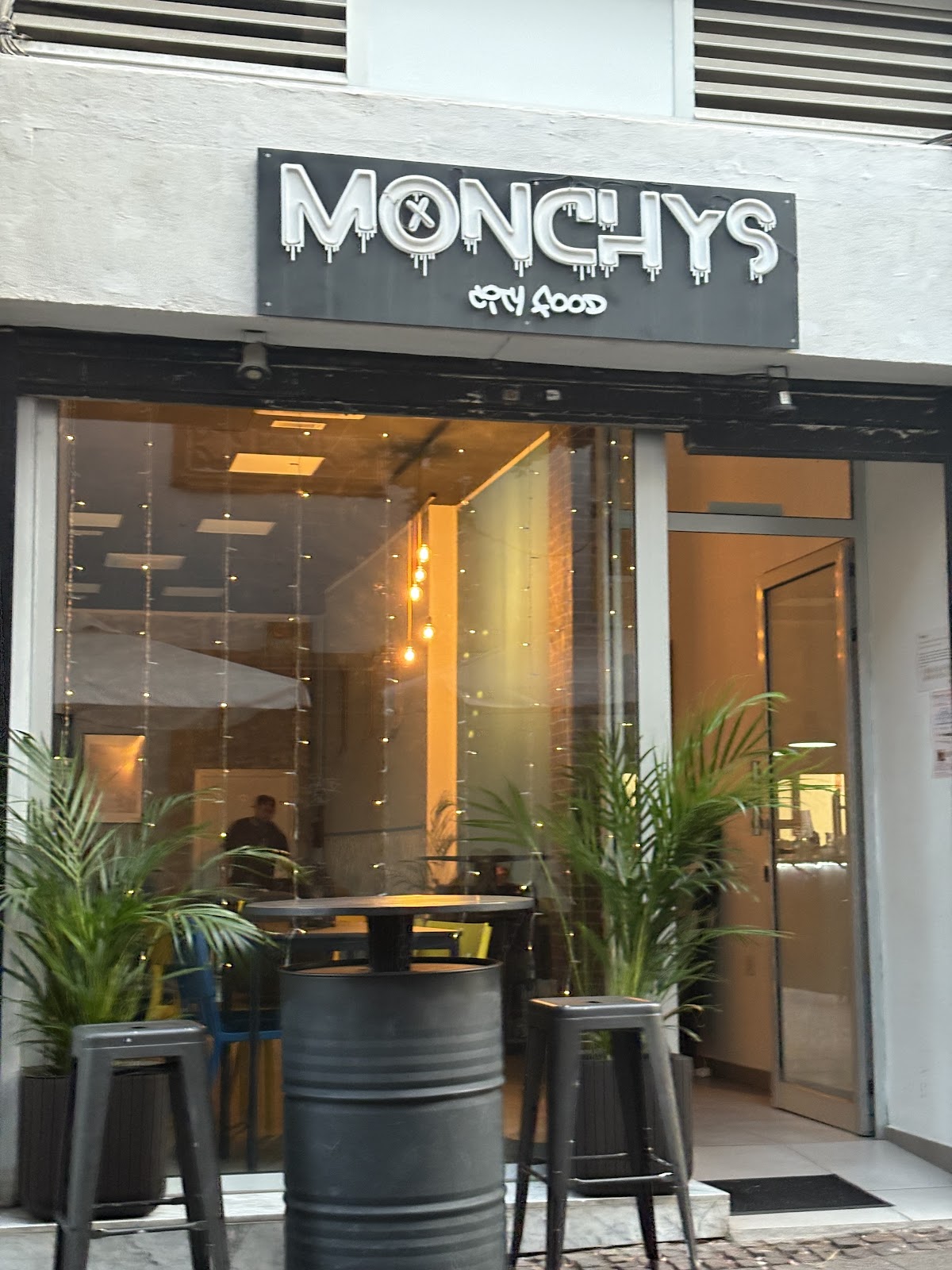 Monchys Cocteleria - Foto 1