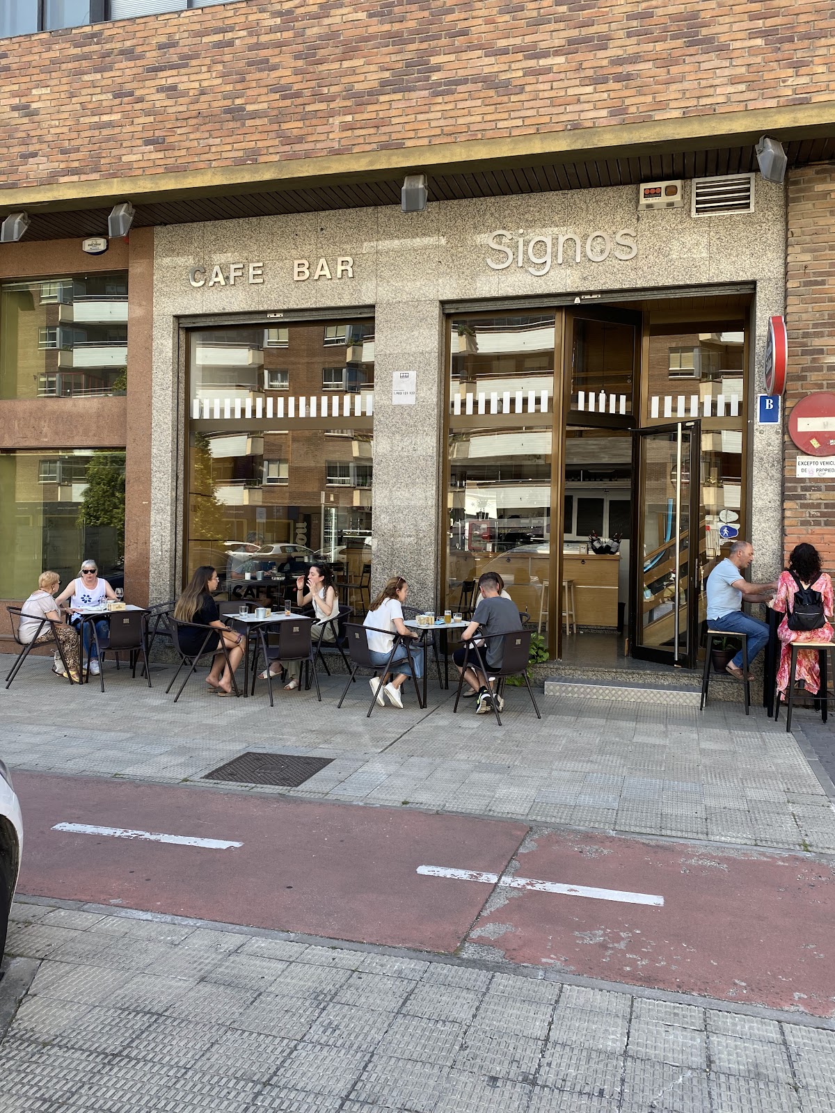 Signos Café Bar