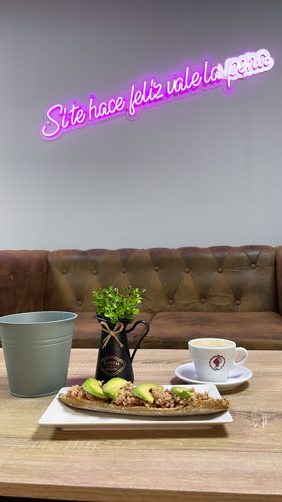 Value Lounge Cafe - Foto 2