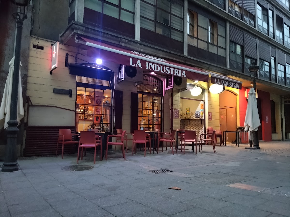 Cervecería la Industria - Foto 1