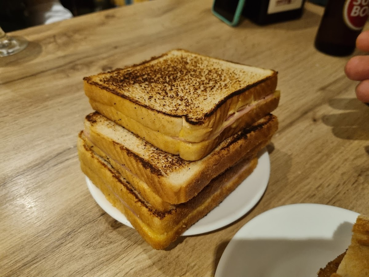 Mesón Bayadoliz - Foto 2