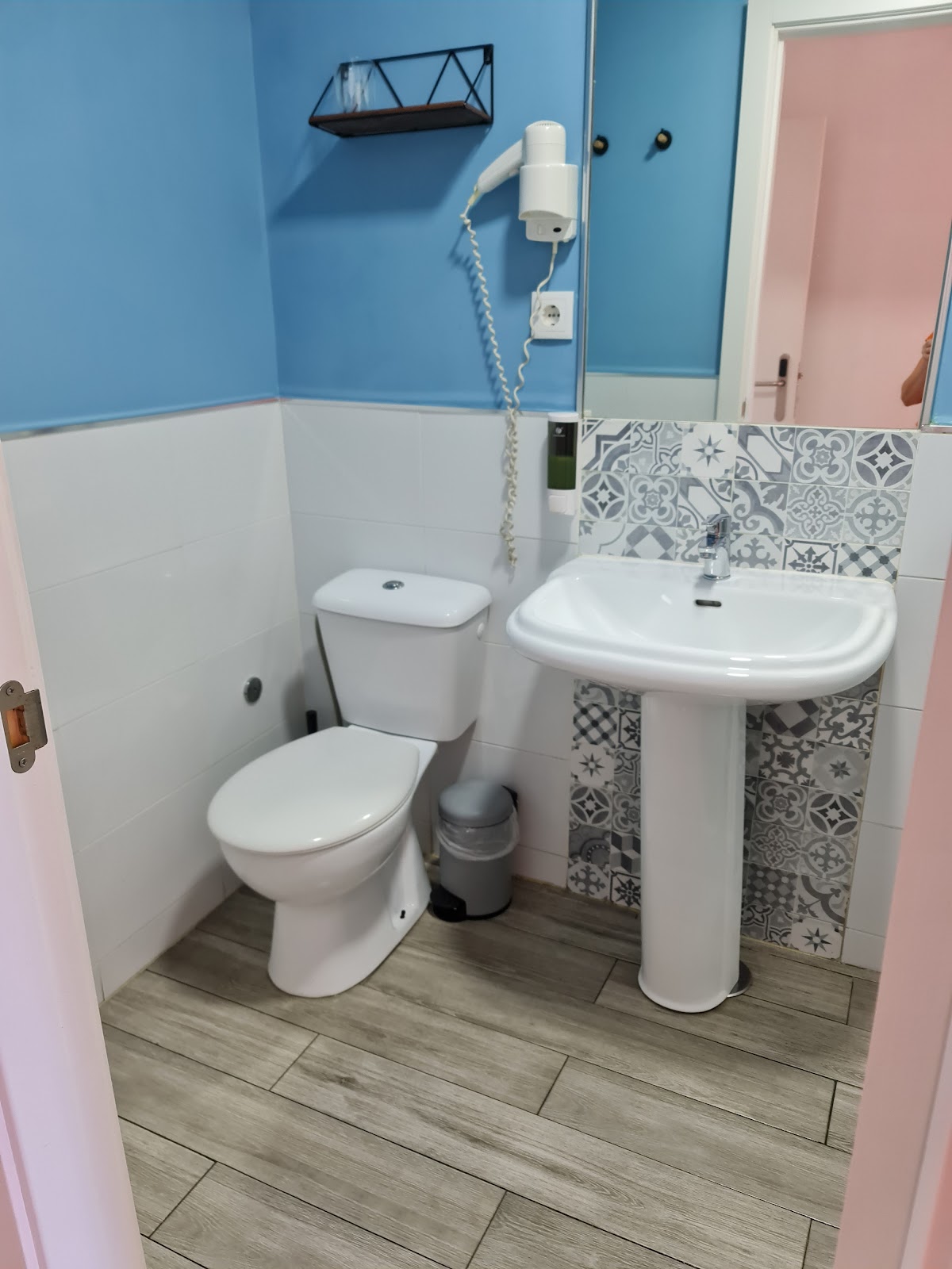 Hostal Huelva Art - Foto 3