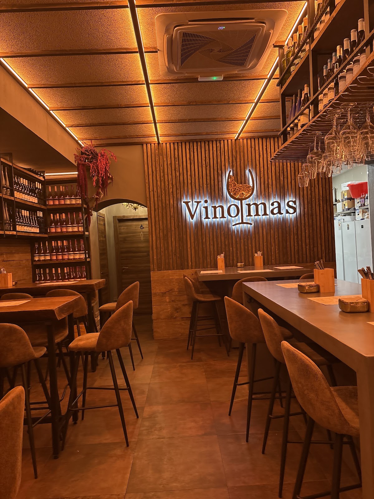 Vino Y Mas San Vicente - Foto 4