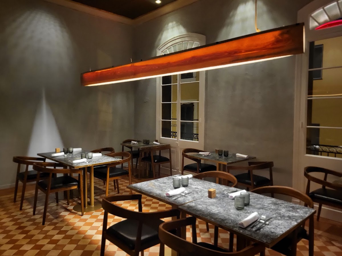 ESTIM RESTAURANT - Foto 1