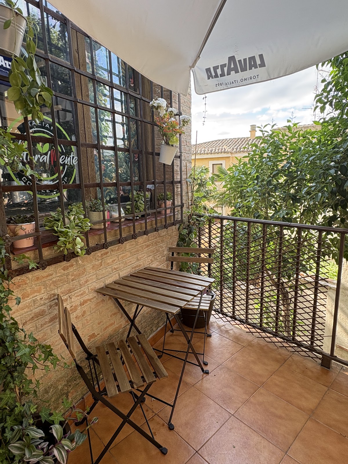 Naturalmente Italian Coffee & Bakery