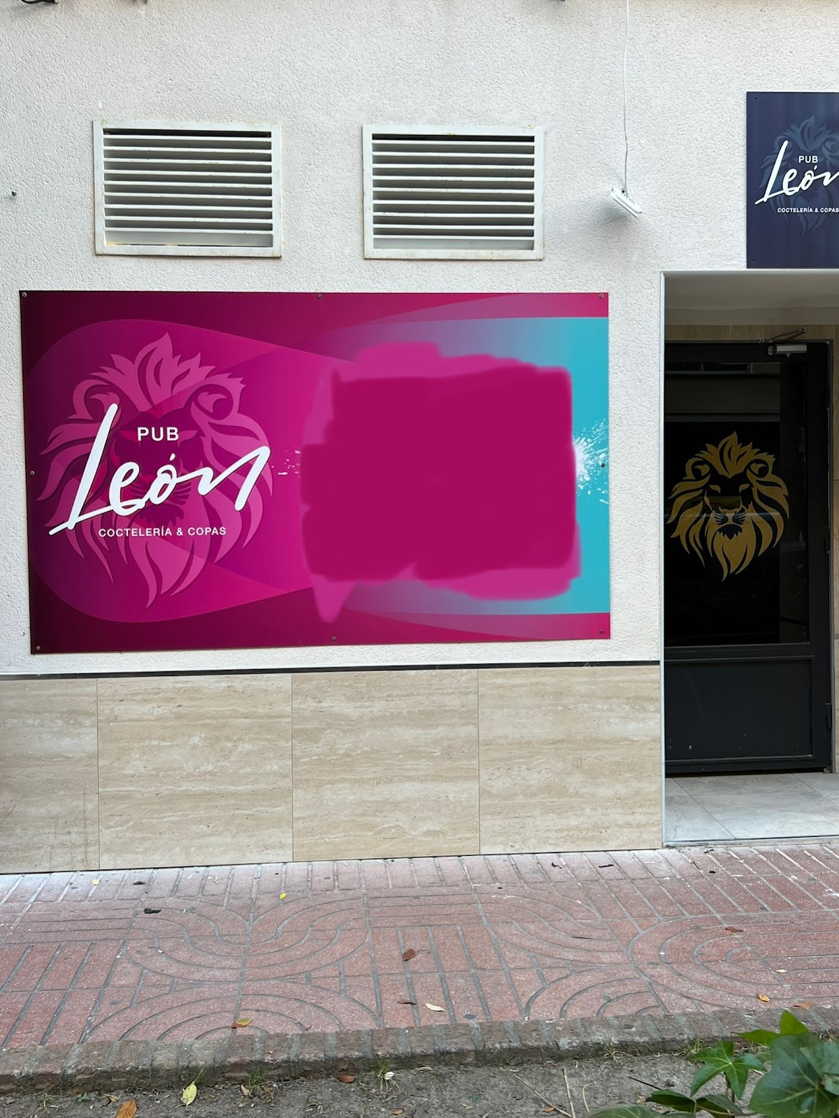 Pub León