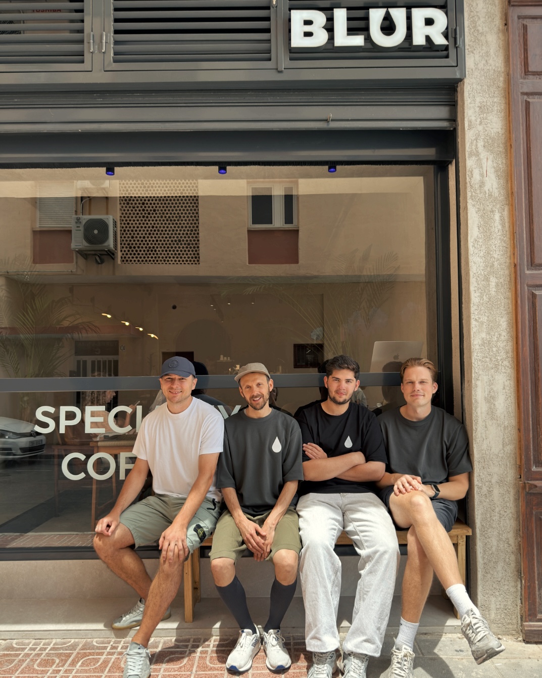 BLUR — Specialty Coffee, Brunch & Wine - Foto 4