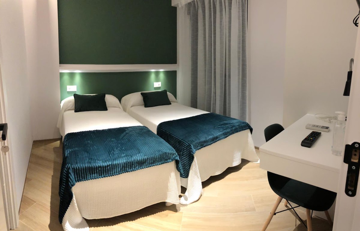 HOSTAL LEÓN - Foto 4