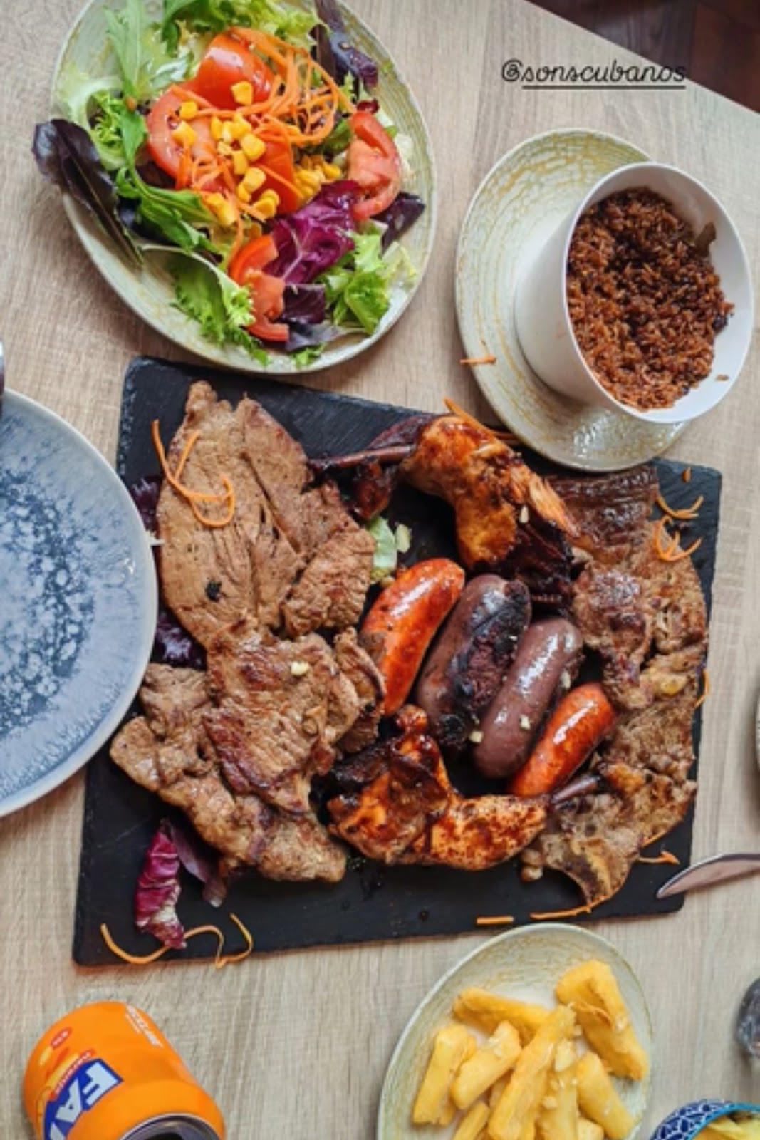 Restaurante Latino - Son's Cubanos - Foto 2