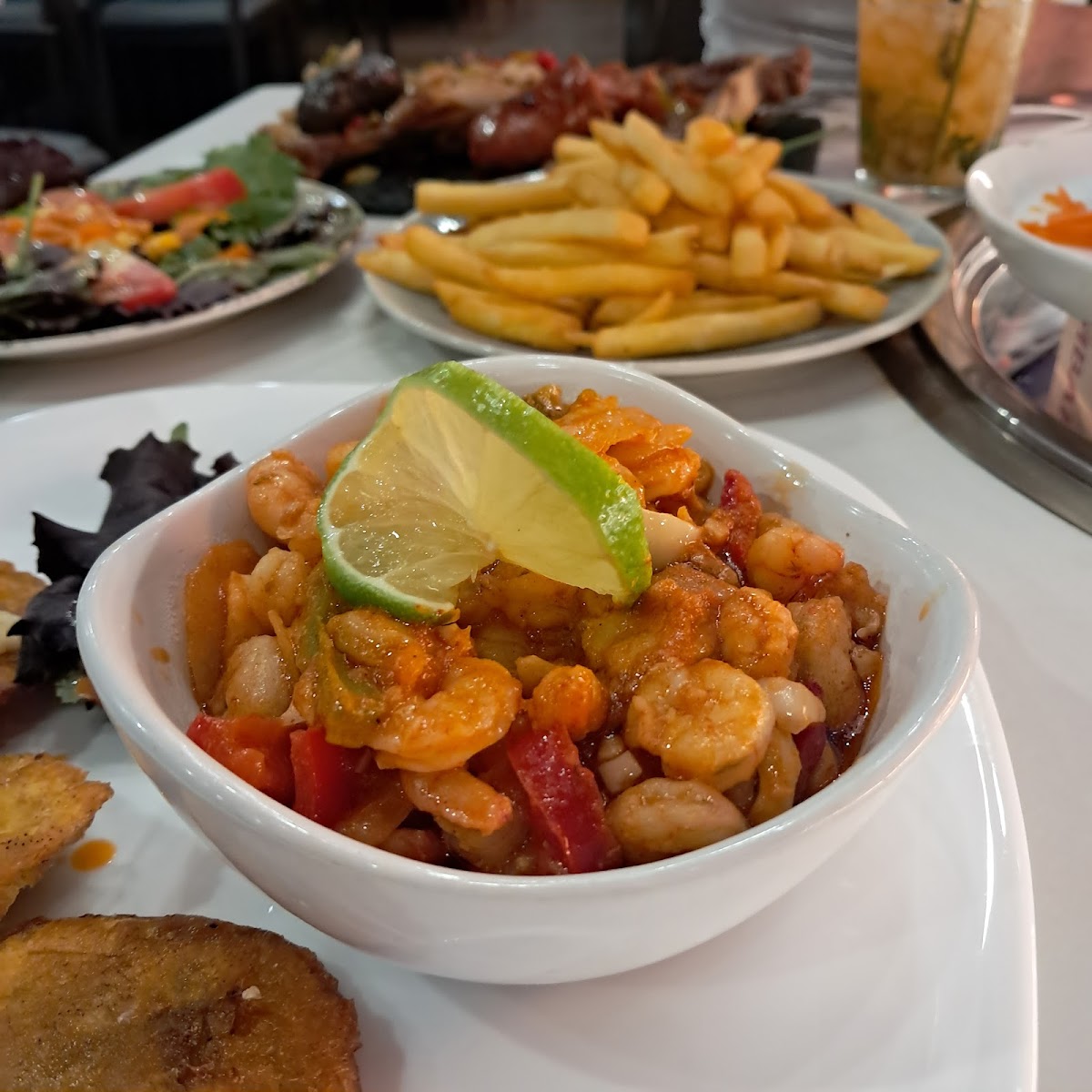 Restaurante Latino - Son's Cubanos - Foto 3