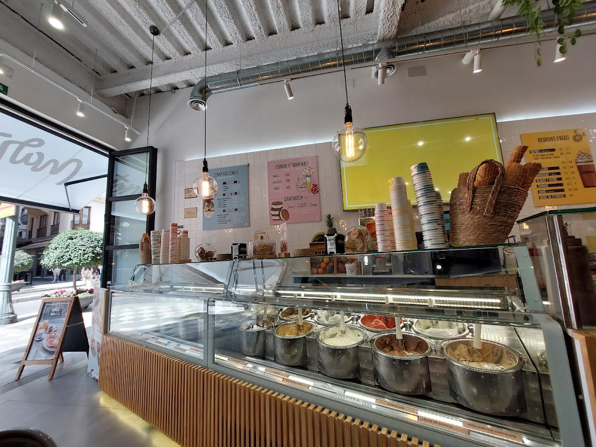 LA BELLA MERI, Heladería y cafetería - Foto 1