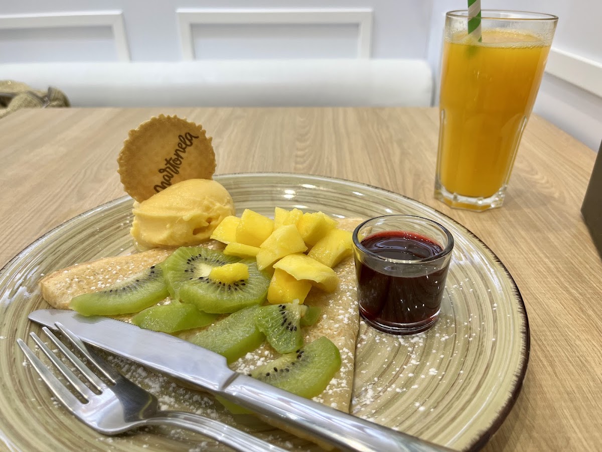 LA BELLA MERI, Heladería y cafetería - Foto 3