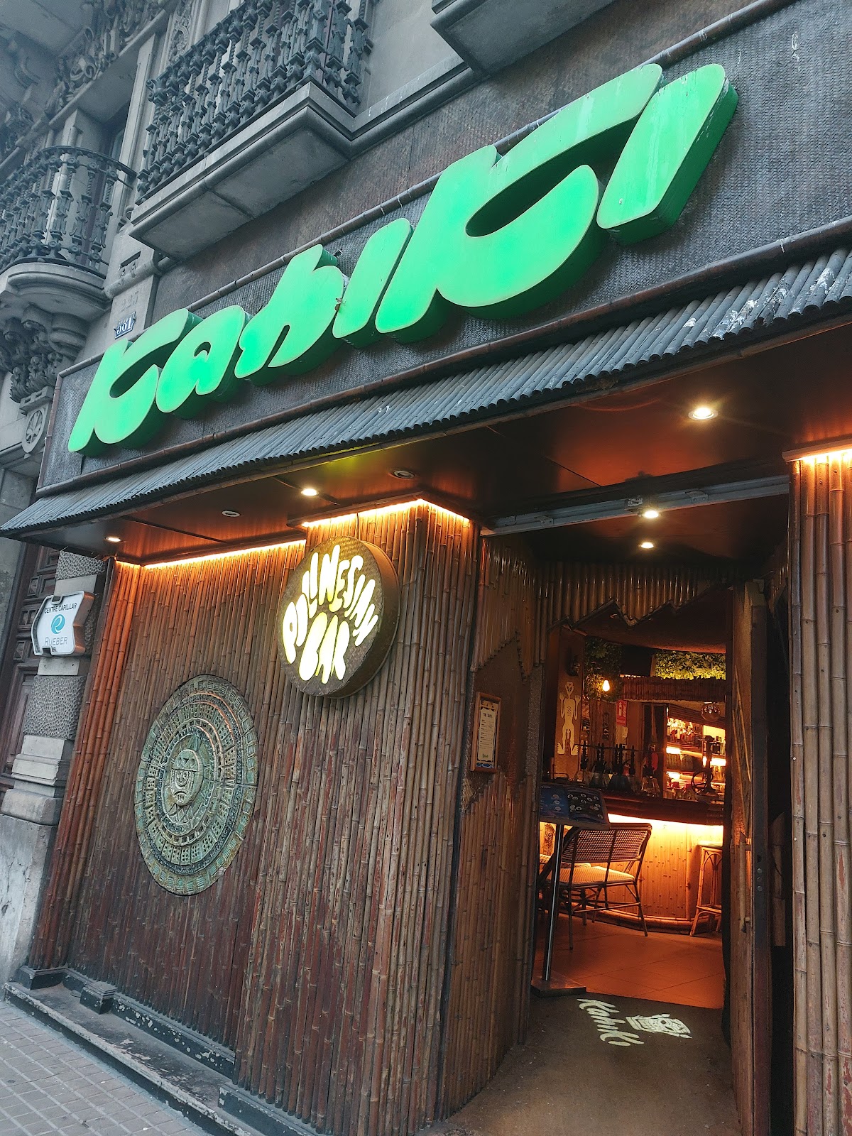 Kahiki Barcelona, Tiki bar, pub, cocteleria - Foto 3