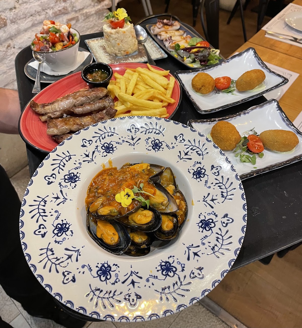 Los Marangós Niño de Guevara - Tapas y Comida Española - Foto 3