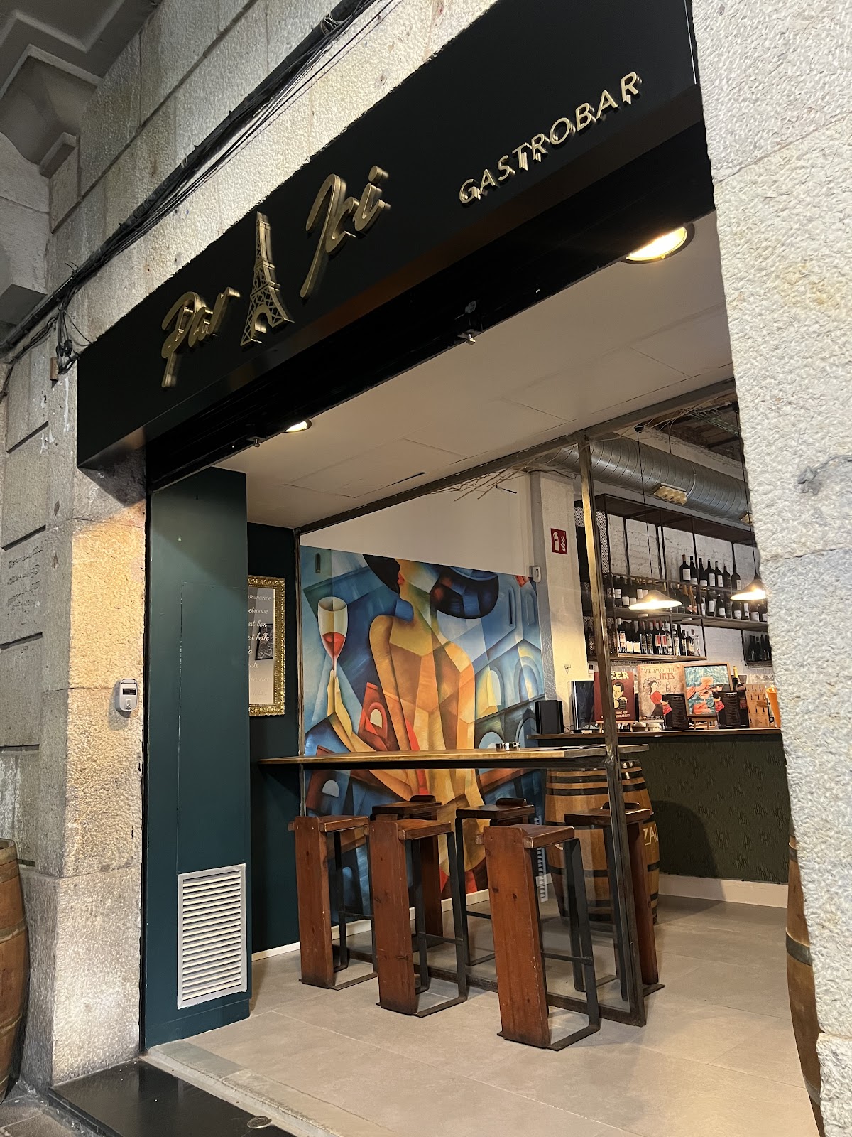 Par Ici Gastrobar - Foto 1