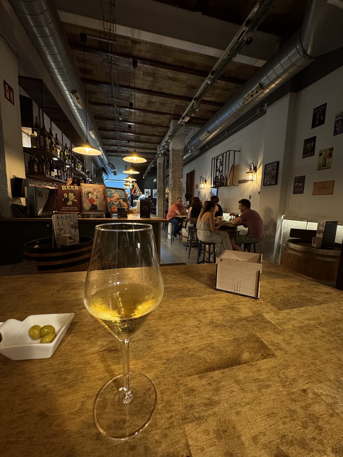 Par Ici Gastrobar - Foto 2