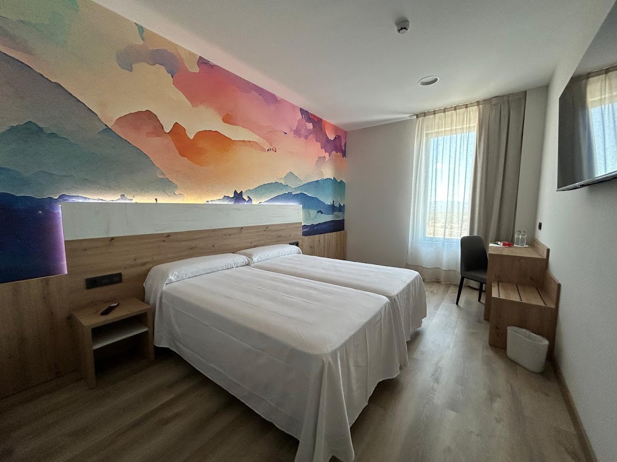 HOTEL RESTAURANTE JAVALAMBRE - BOCADILLOS Y PLATOS COMBINADOS - Foto 2