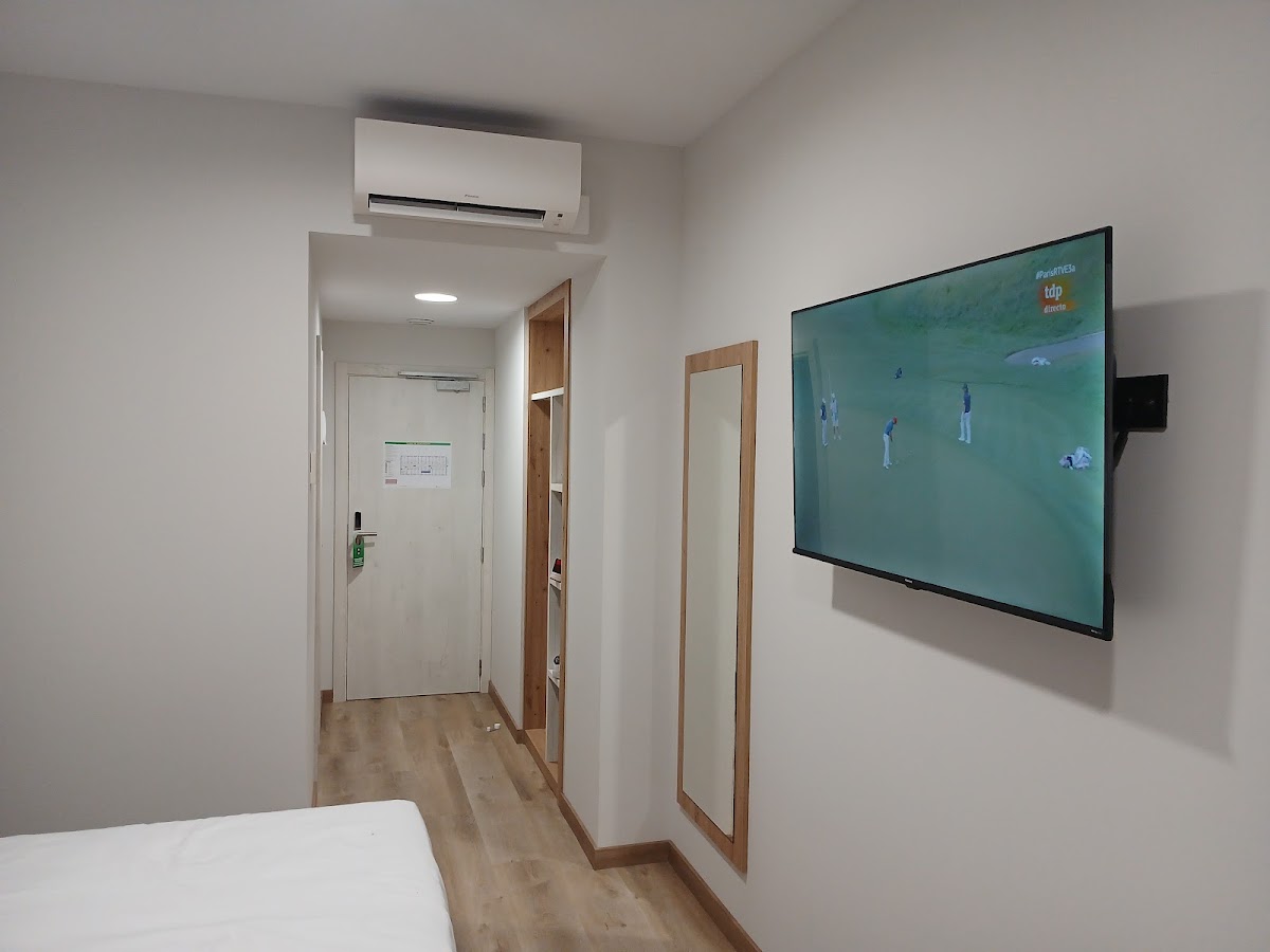 HOTEL RESTAURANTE JAVALAMBRE - BOCADILLOS Y PLATOS COMBINADOS - Foto 4