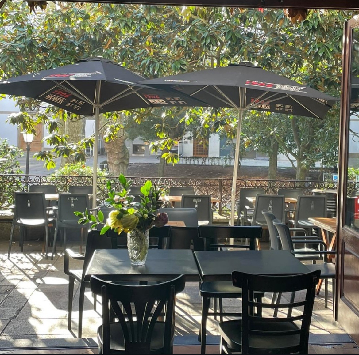 Bar Azka