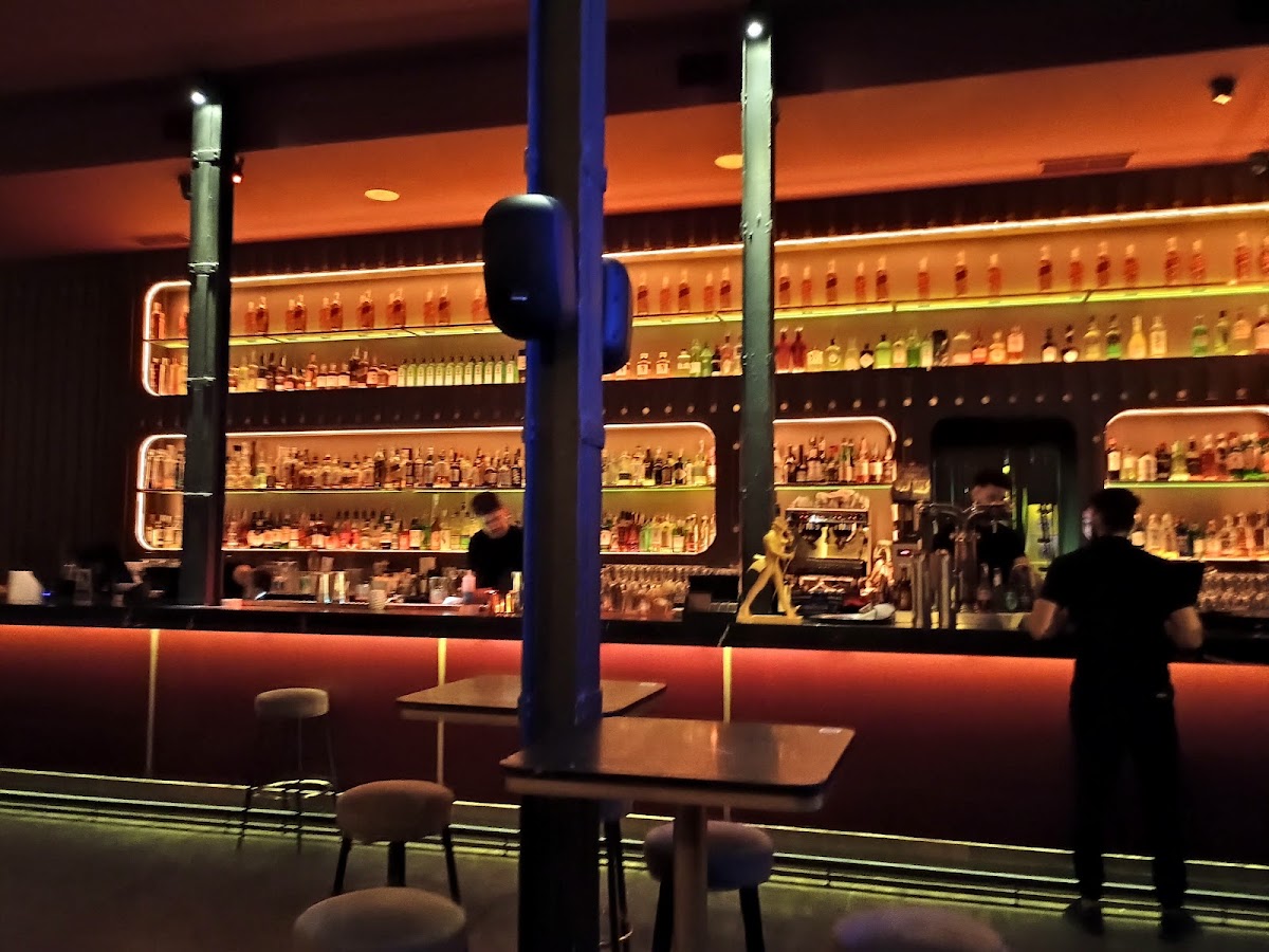 Montana Cocktail bar Sevilla - Foto 3