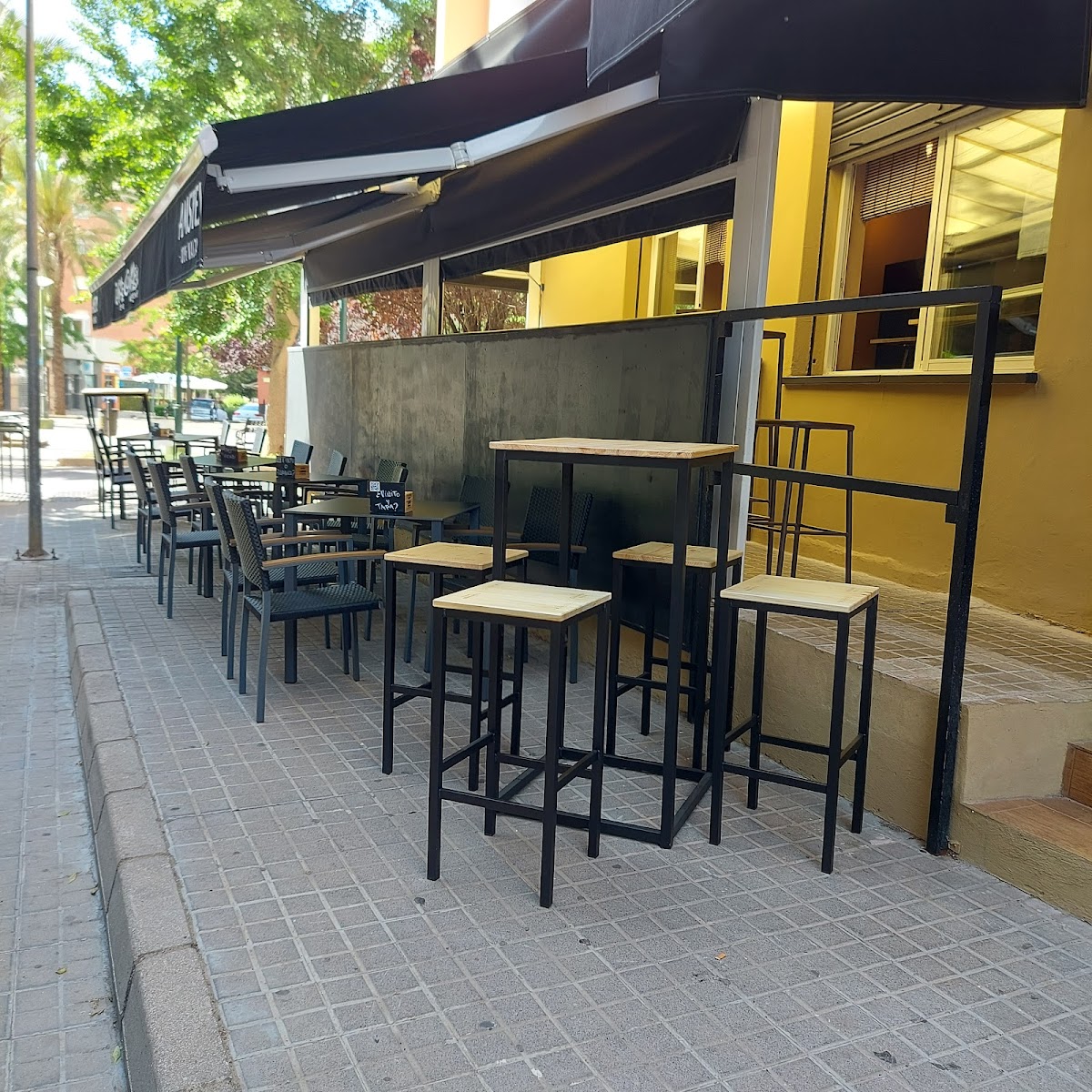 El Camaleón Más Que Vinos - Foto 1