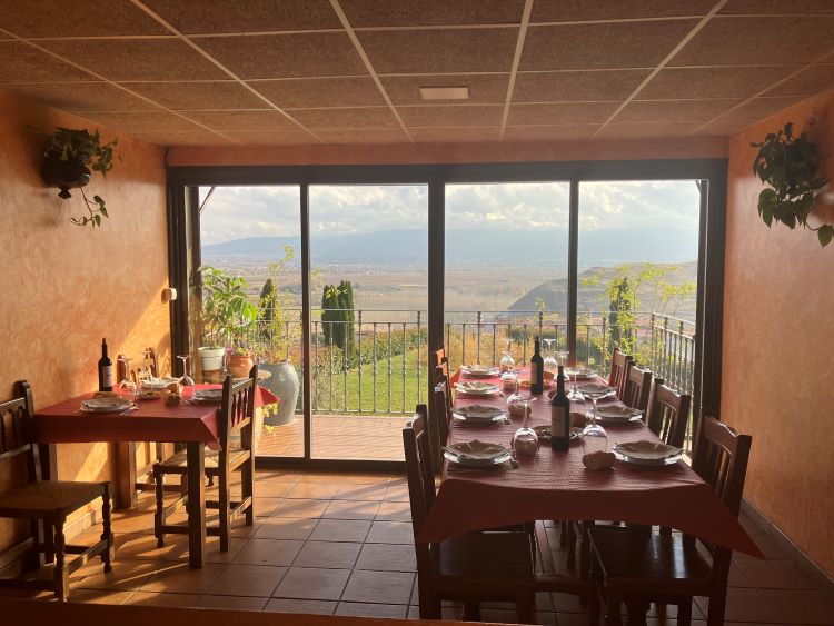 Bodegas Ayagar - Foto 1