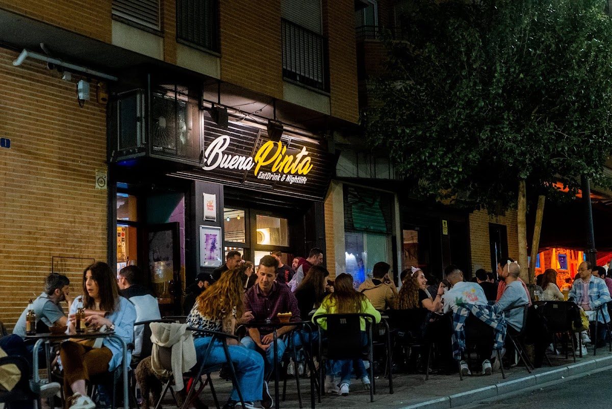 Buena Pinta EatDrink&Nightlife. - Foto 1
