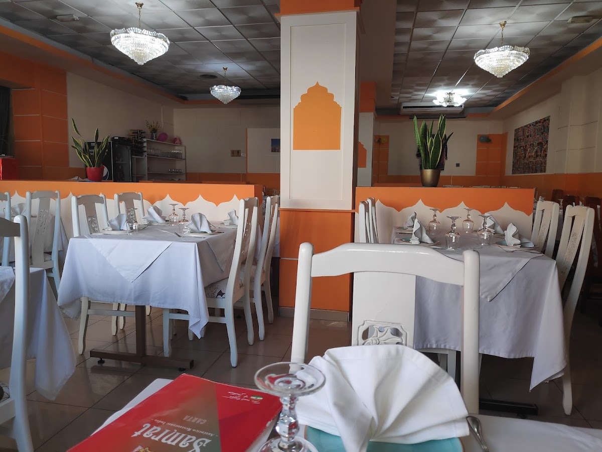 "Samrat" Restaurante Hindú