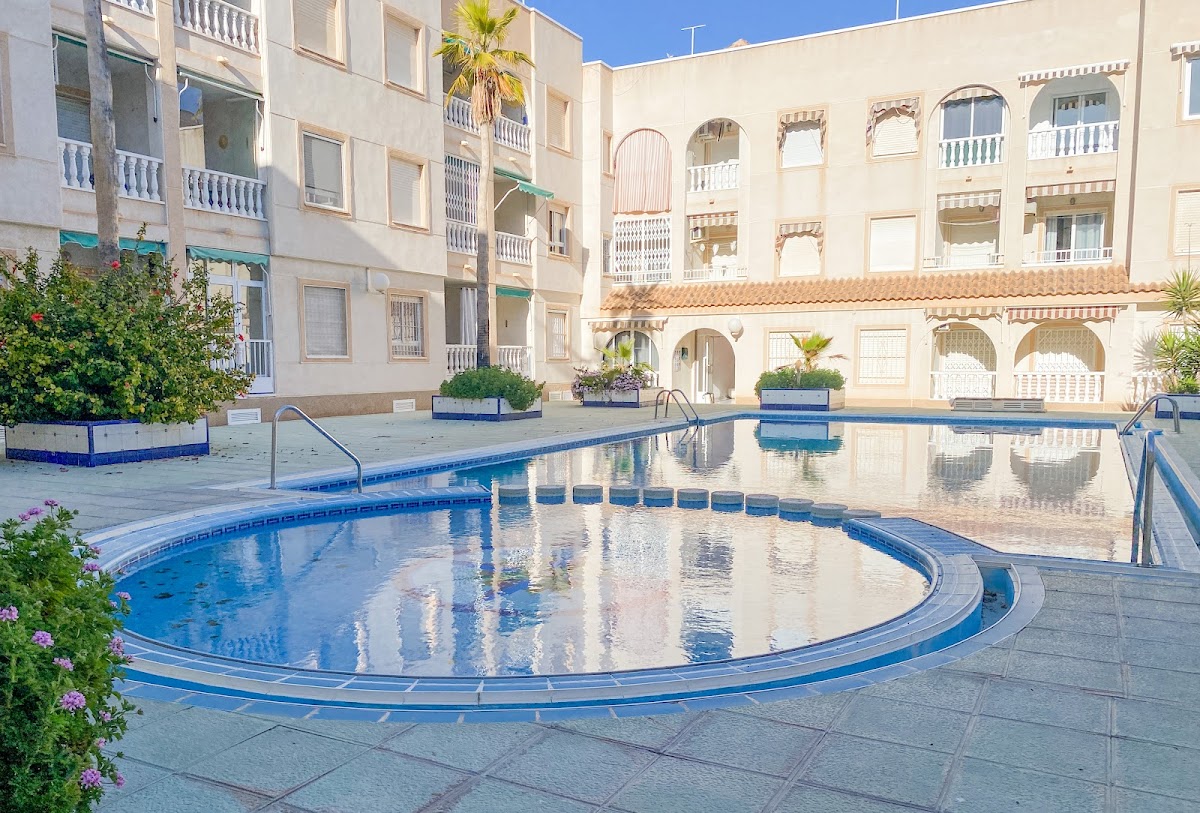 Pink Flamingo Homes Agencia Inmobiliaria en Torrevieja - Foto 5