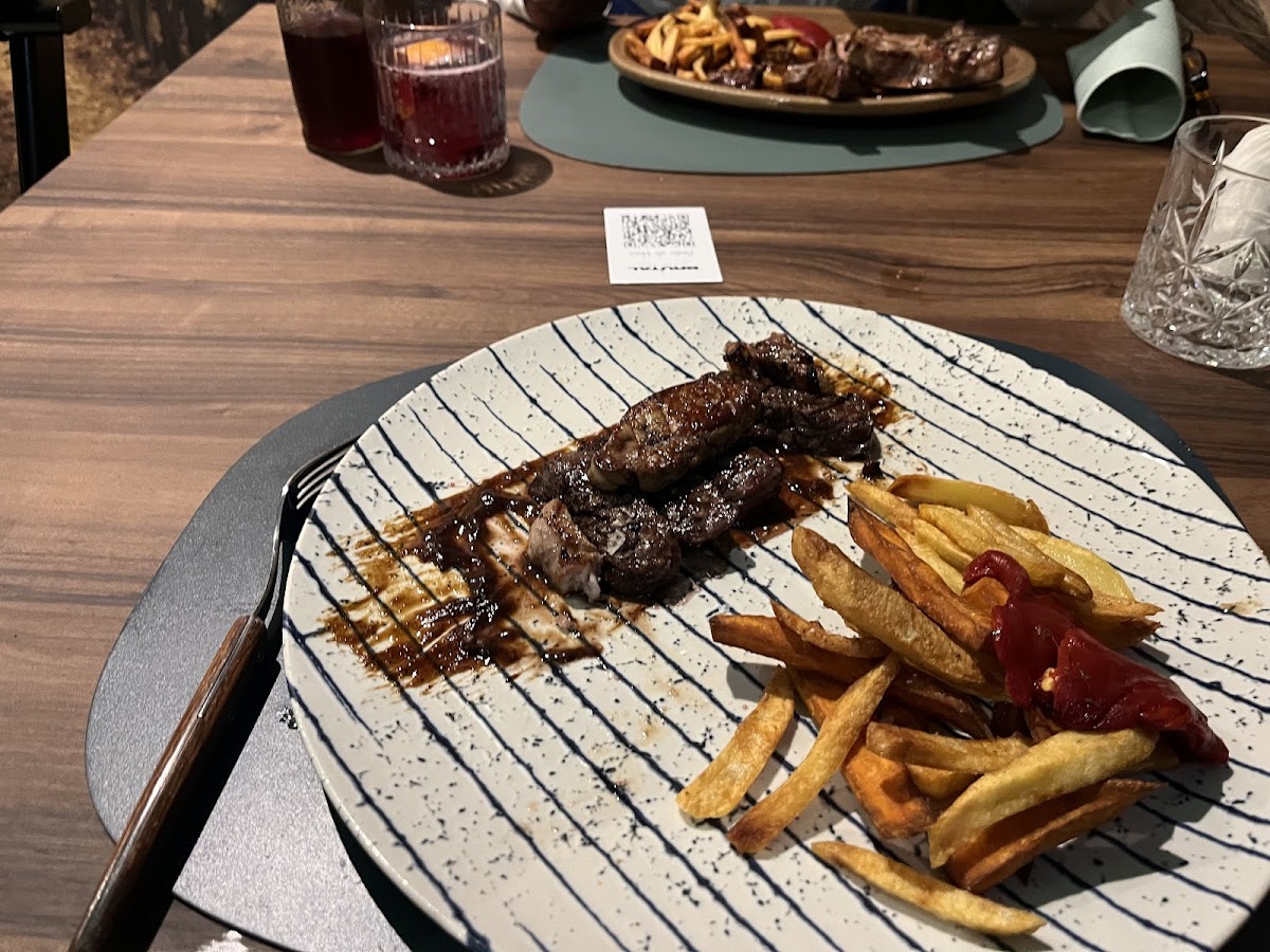 Brutal Wine Restaurant - Foto 3