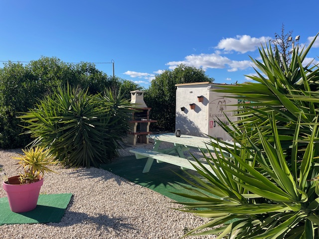 Camperplaats Het kartonnen huis